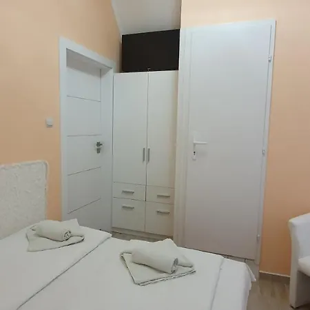 Anna Vendeghaz Bed & Breakfast 2*