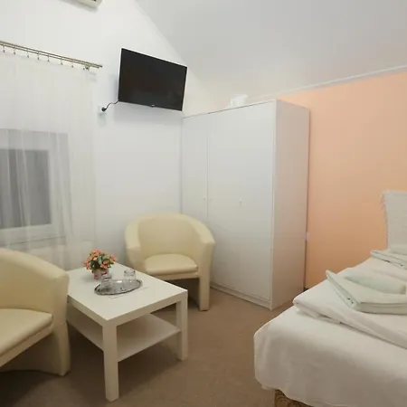 Anna Vendeghaz Bed & Breakfast