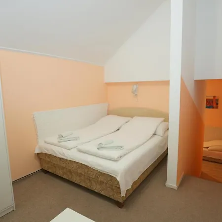 Anna Vendeghaz Bed & Breakfast 2*