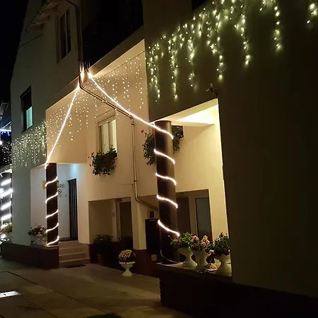 Bed & Breakfast Anna Vendeghaz 2*