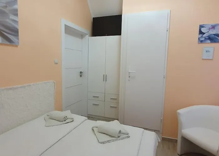 Anna Vendeghaz Nocleg ze śniadaniem 3*