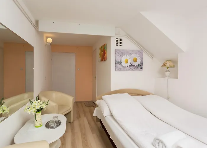 Anna Vendeghaz Bed & Breakfast